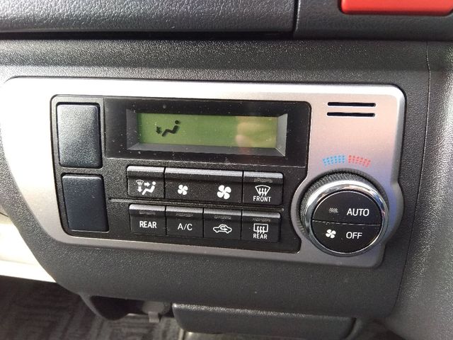 TOYOTA HIACE van 4WD 2022