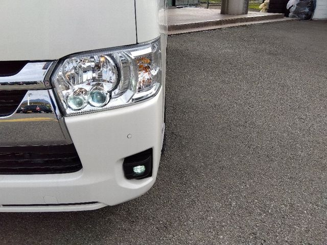 TOYOTA HIACE van 4WD 2022