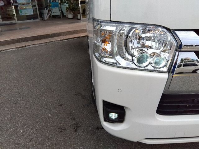 TOYOTA HIACE van 4WD 2022