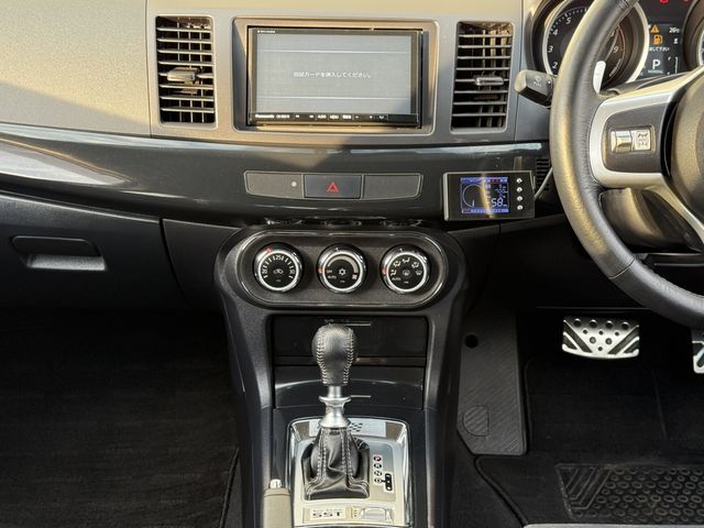 MITSUBISHI LANCER  4WD 2015