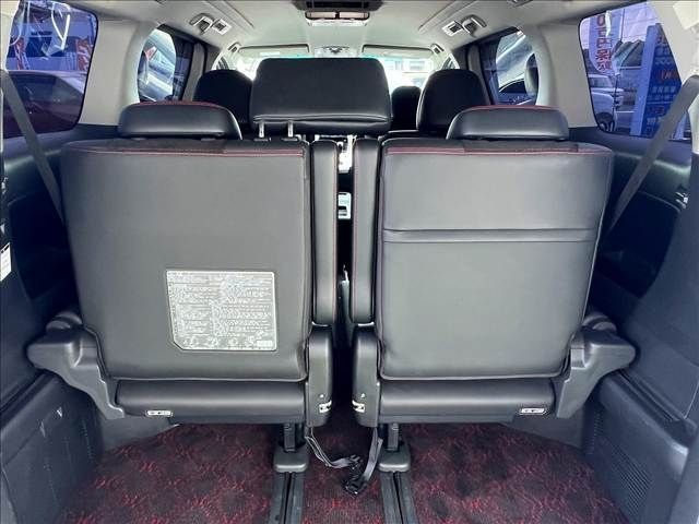 TOYOTA VELLFIRE 2013