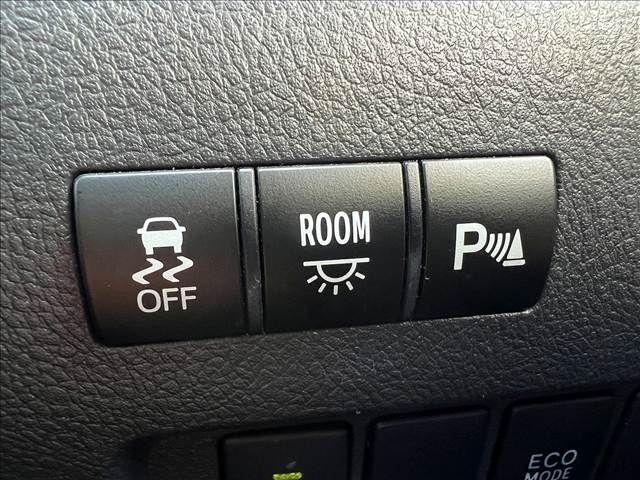 TOYOTA VELLFIRE 2013