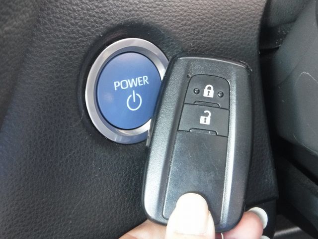 TOYOTA COROLLA TOURING HYBRID 4WD 2022