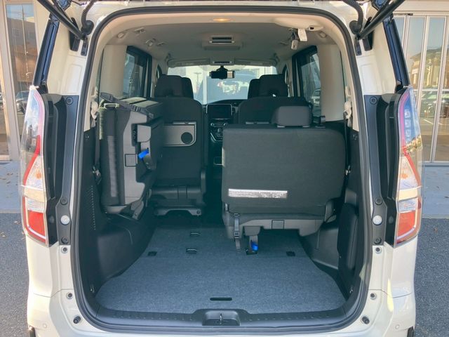 NISSAN SERENA  WG 2022