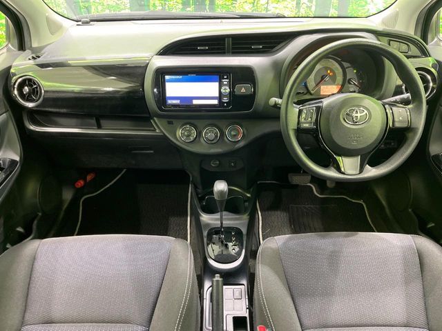 TOYOTA VITZ 2018