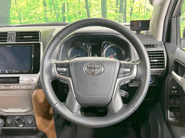 TOYOTA LANDCRUISER PRADO 2022