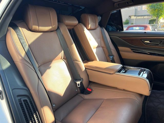 TOYOTA CROWN sedan hybrid 2025