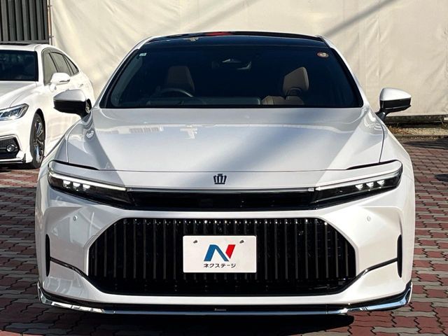 TOYOTA CROWN sedan hybrid 2025