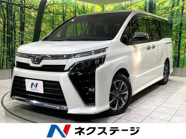 TOYOTA VOXY 2018
