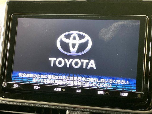 TOYOTA VOXY 2018