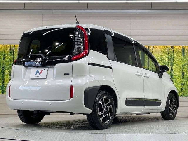 TOYOTA SIENTA HYBRID 2023