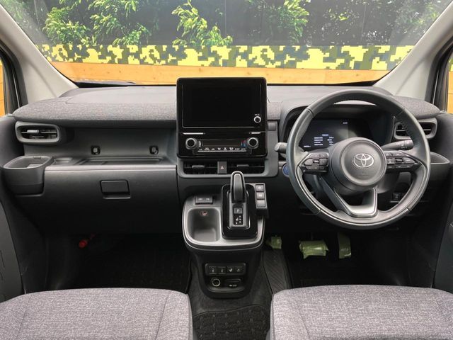 TOYOTA SIENTA HYBRID 2023