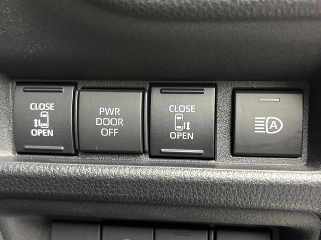 TOYOTA SIENTA HYBRID 2023