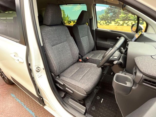 TOYOTA SIENTA HYBRID 2023