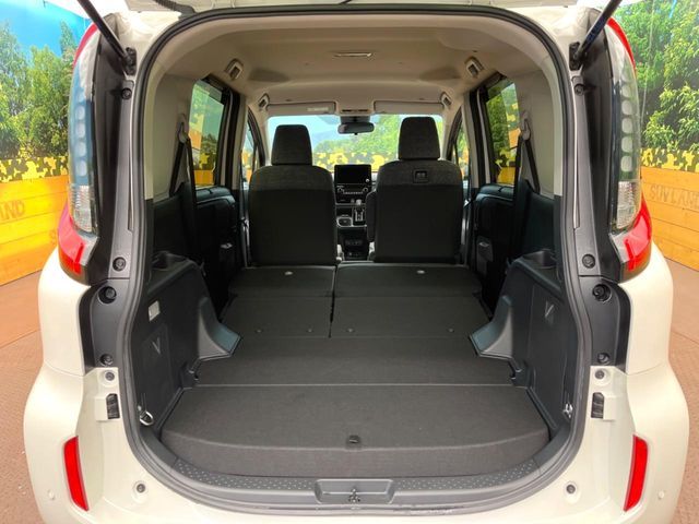 TOYOTA SIENTA HYBRID 2023