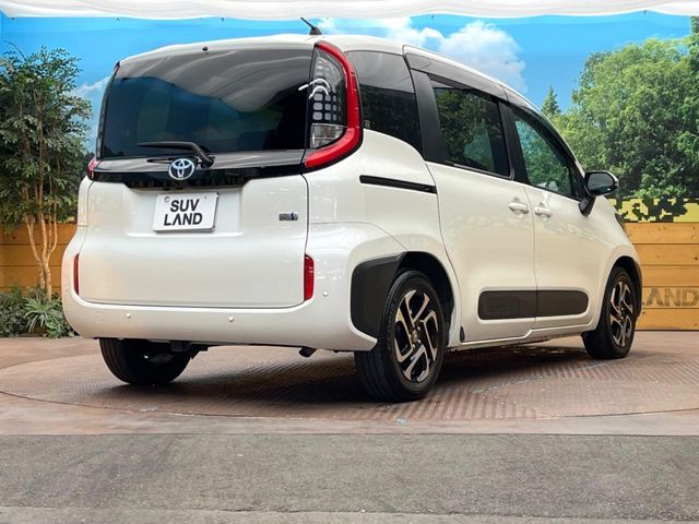 TOYOTA SIENTA HYBRID 2023
