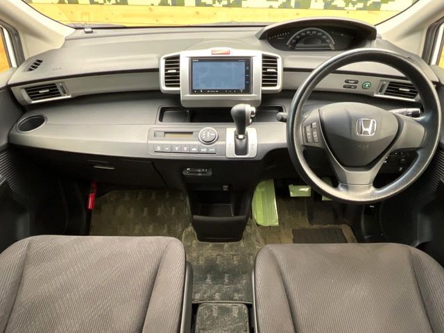 HONDA FREED 2013