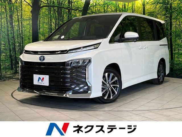 TOYOTA VOXY HYBRID 2025