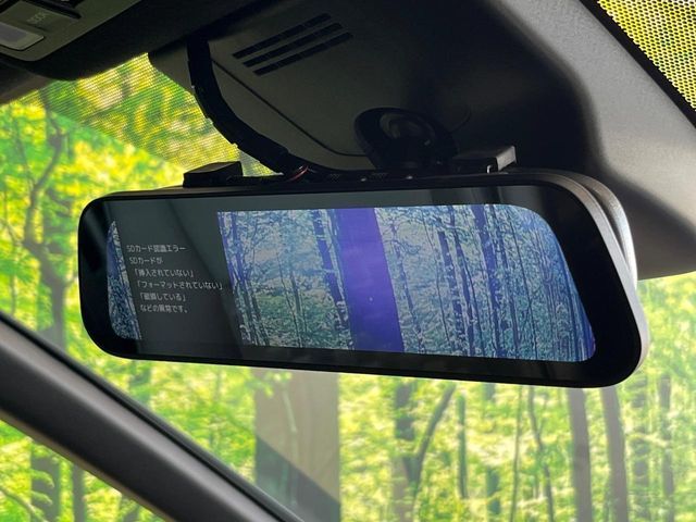 TOYOTA VOXY HYBRID 2025