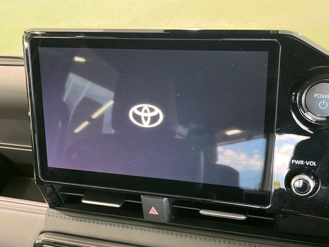 TOYOTA VOXY HYBRID 2025