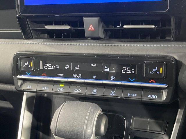 TOYOTA VOXY HYBRID 2025