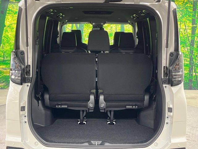 TOYOTA VOXY HYBRID 2025