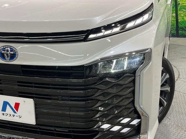 TOYOTA VOXY HYBRID 2025