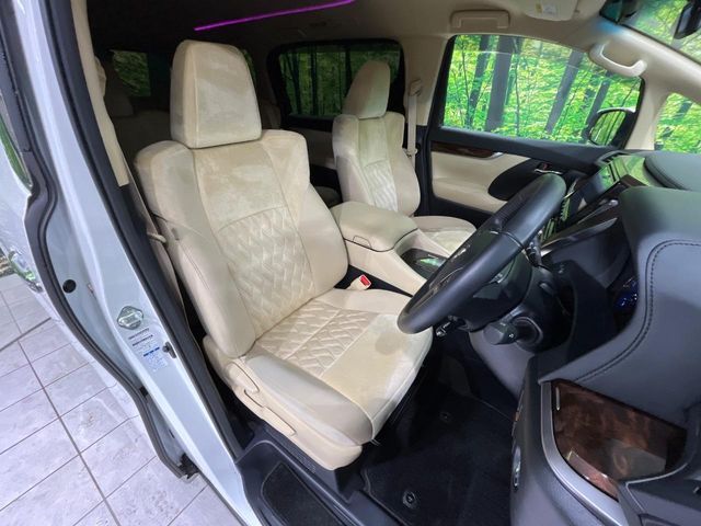 TOYOTA ALPHARD hybrid 4WD 2019