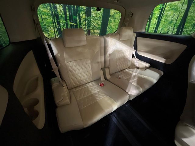 TOYOTA ALPHARD hybrid 4WD 2019