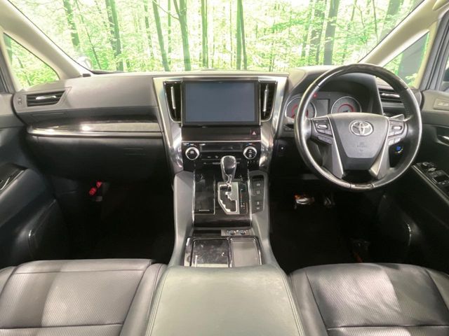 TOYOTA VELLFIRE 2018