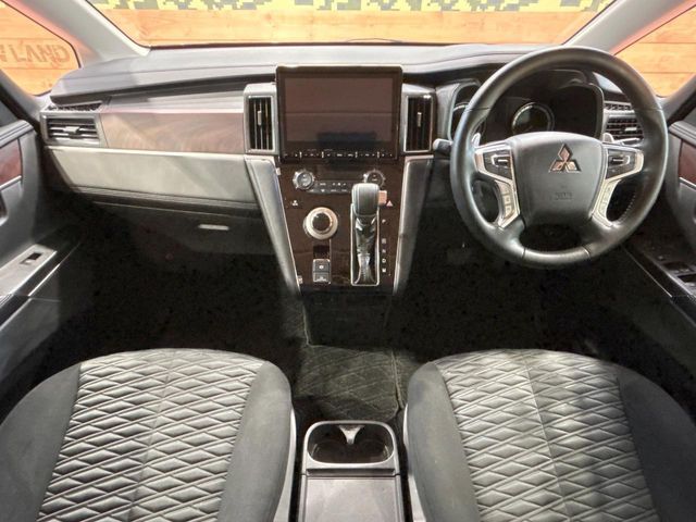 MITSUBISHI DELICA D:5 4WD 2023