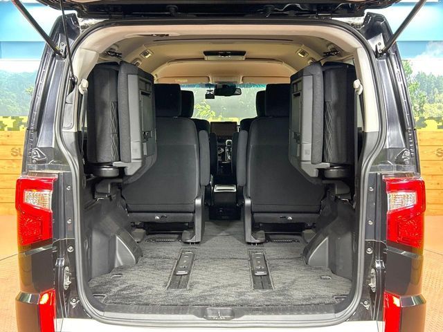 MITSUBISHI DELICA D:5 4WD 2023