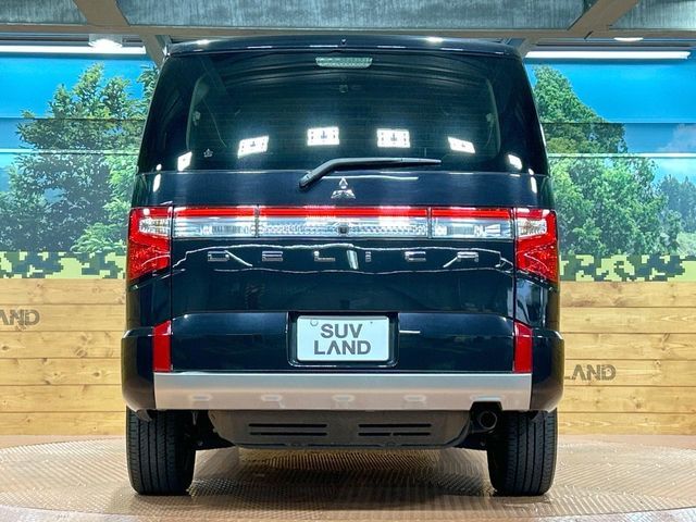 MITSUBISHI DELICA D:5 4WD 2023