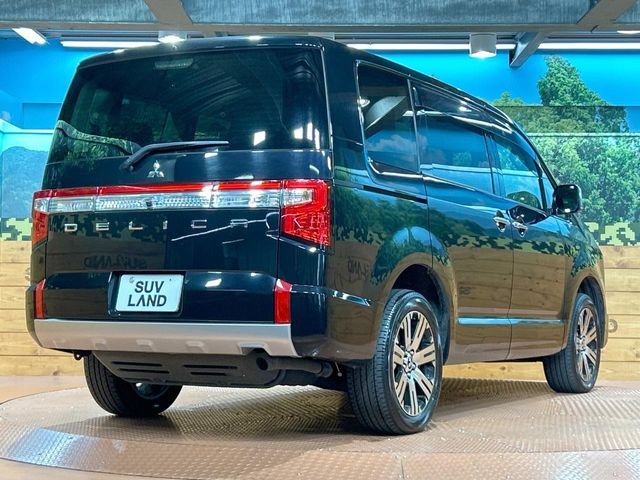 MITSUBISHI DELICA D:5 4WD 2023
