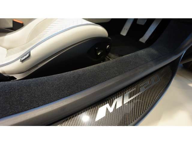 MASERATI MASERATI MC20 Cielo 2025