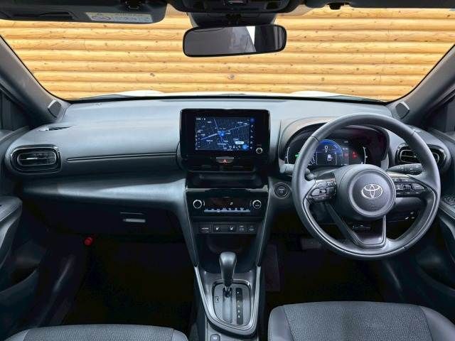 TOYOTA YARIS CROSS HYBRID 2025