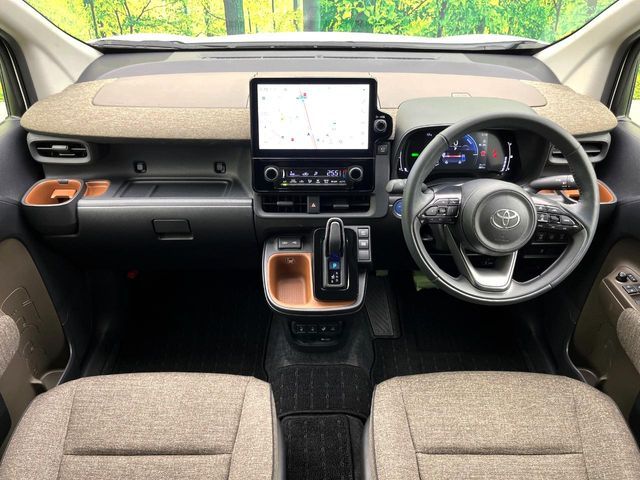 TOYOTA SIENTA HYBRID 2023