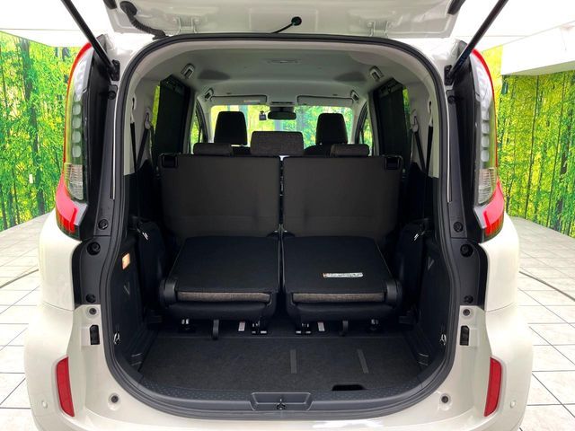 TOYOTA SIENTA HYBRID 2023