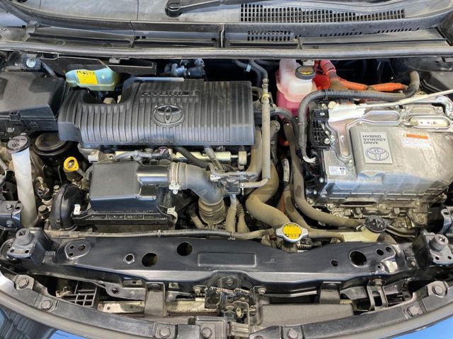 TOYOTA SIENTA HYBRID 2016