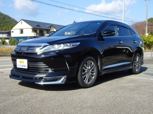 TOYOTA HARRIER 2WD 2017