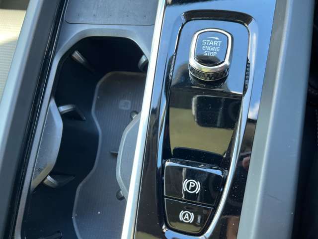 VOLVO VOLVO XC60 2023