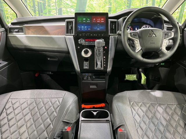 MITSUBISHI DELICA D:5 4WD 2024