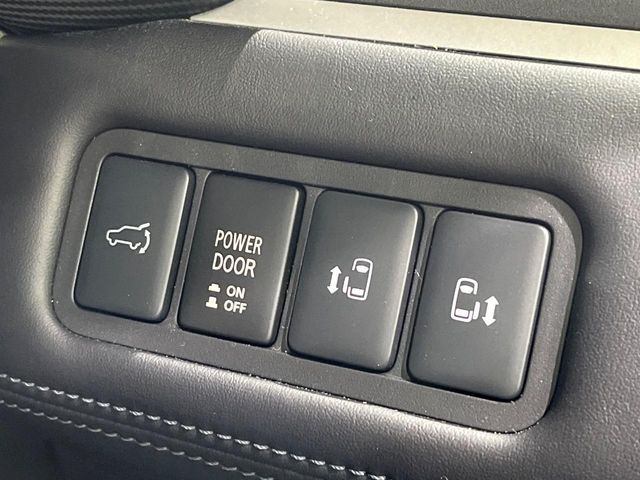 MITSUBISHI DELICA D:5 4WD 2024