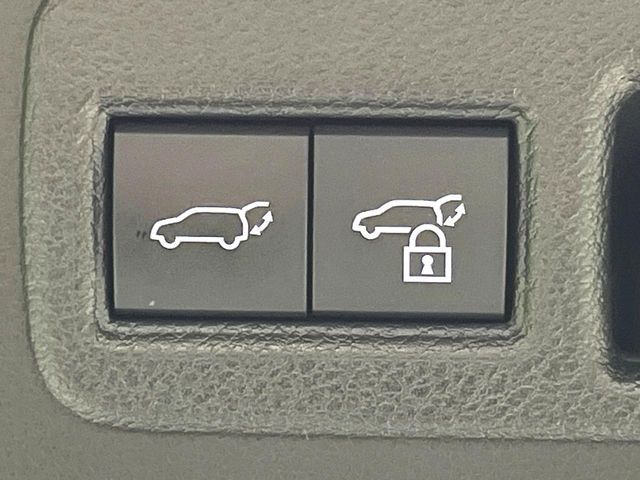 TOYOTA HARRIER 2WD 2022