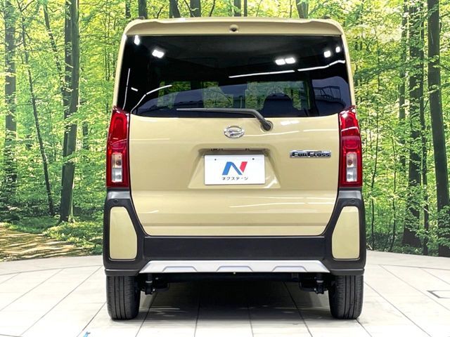 DAIHATSU TANTO FAN CROSS 2023