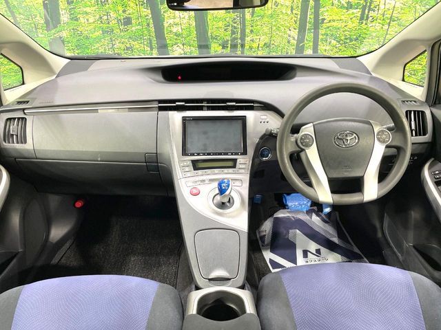 TOYOTA PRIUS 2013