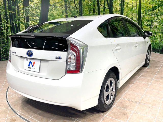 TOYOTA PRIUS 2013