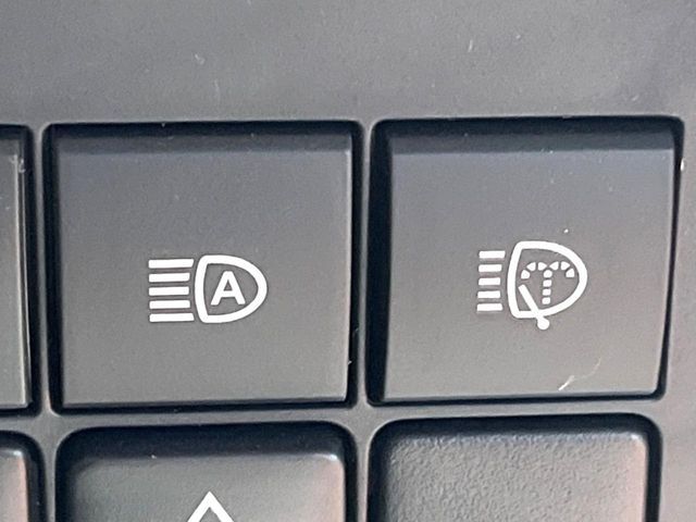 TOYOTA LANDCRUISER PRADO 2023