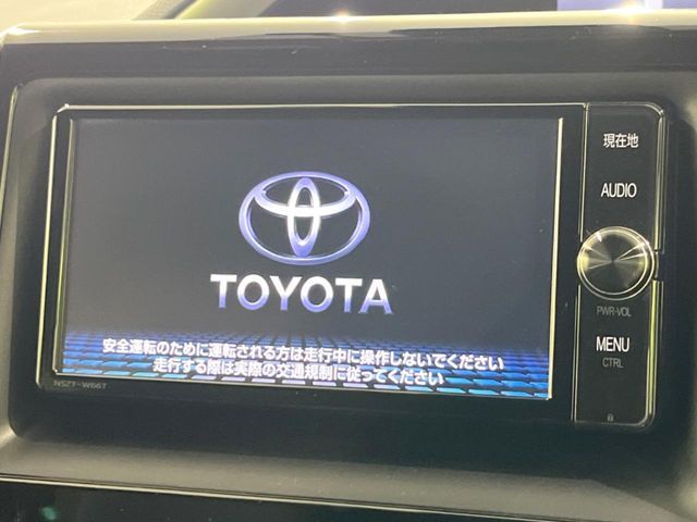 TOYOTA VOXY 4WD 2017