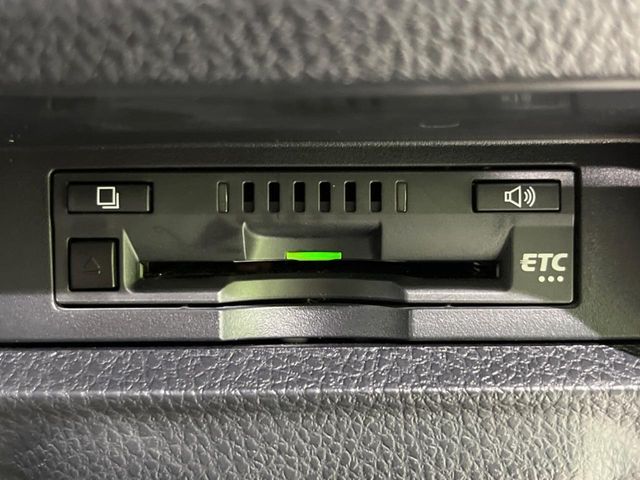 TOYOTA VOXY 4WD 2017